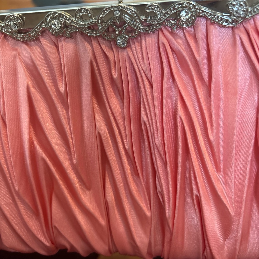 Source Unknown Pink Ruched Clutch - Picture 7 of 10